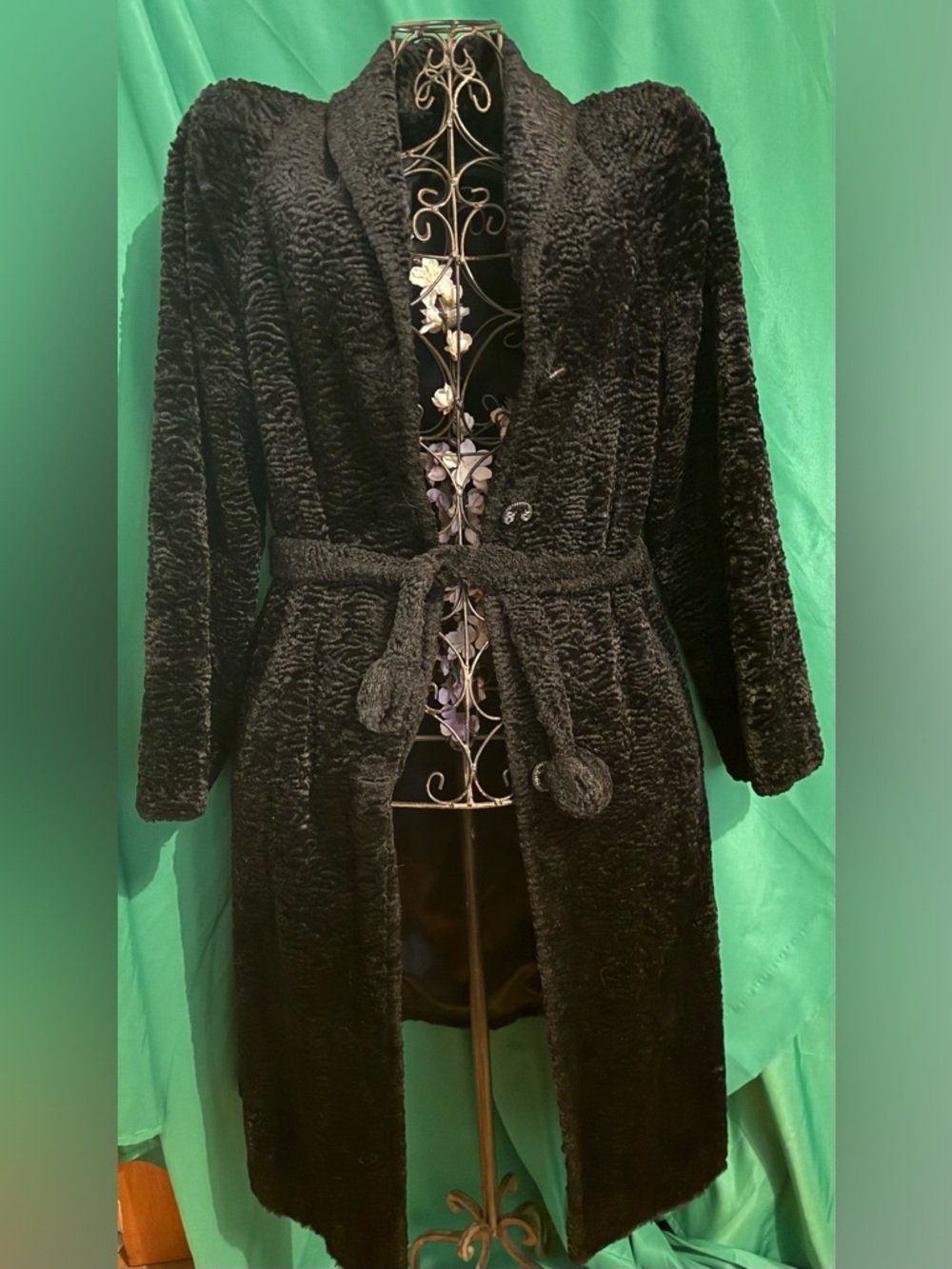 Vintage fake fur coat with Belt